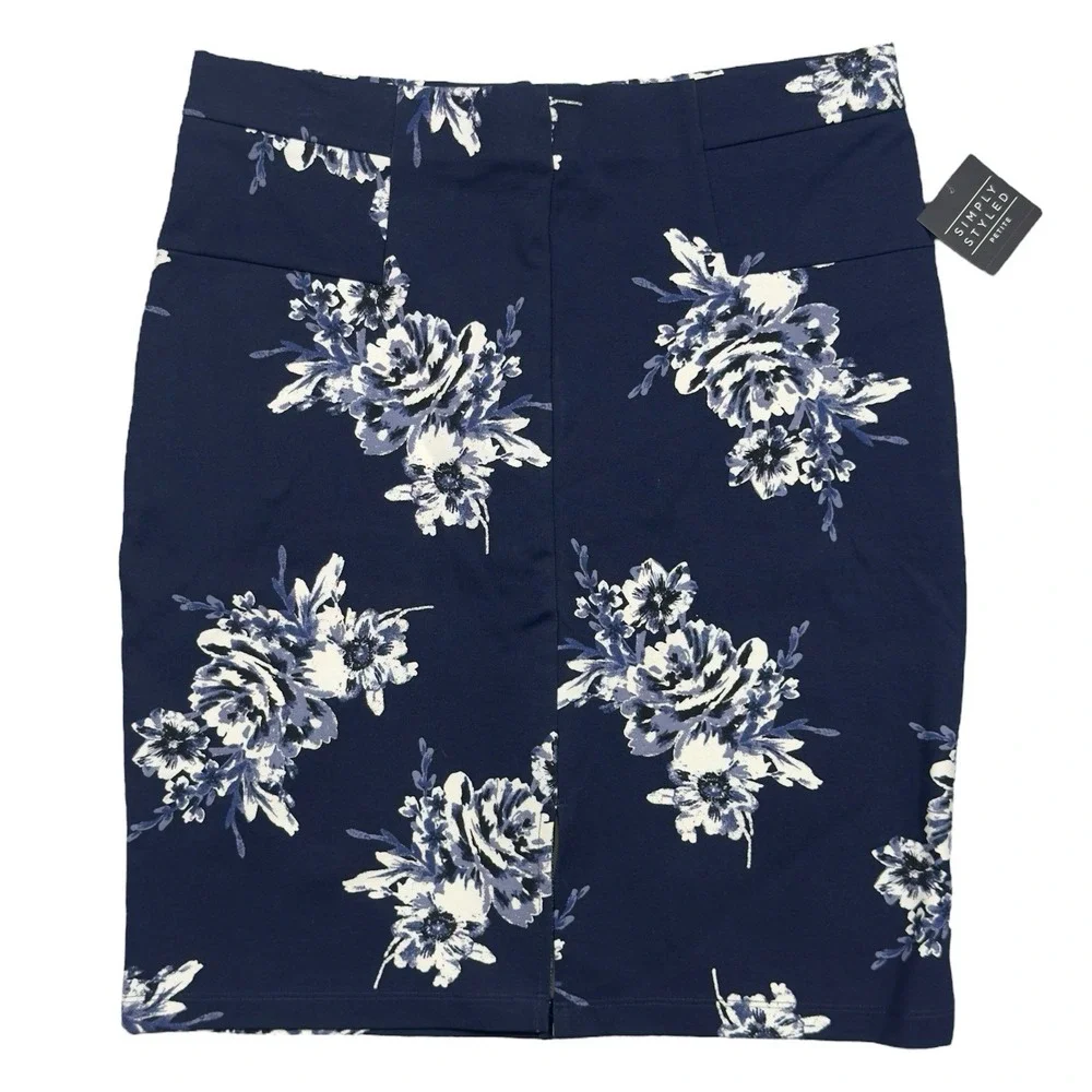 NWT Simply Styled Skirt Medium Petite Ponte Navy Floral Pencil‎ Stretch Career